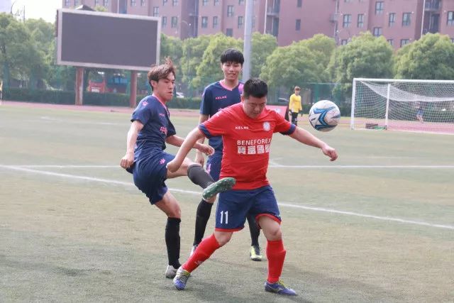 萨林杰16+18+12北控加时险胜广东 阿姆斯20分